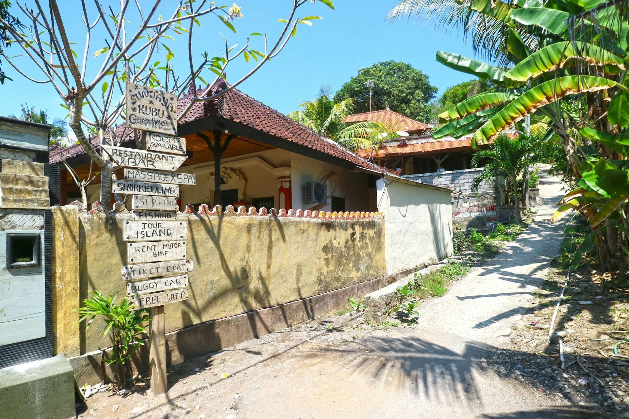 Sunjaya Kubu Guesthouse 누사 렘봉안 외부 사진